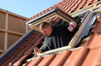Pose de fenêtres de toit Velux à Esbarres